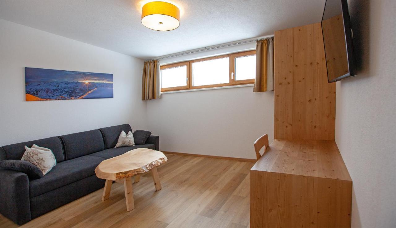 Bettina Mitterwallner Apartment